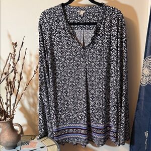 Cato Black & White Geometric V-Neck Long Sleeve Top with Border Trim